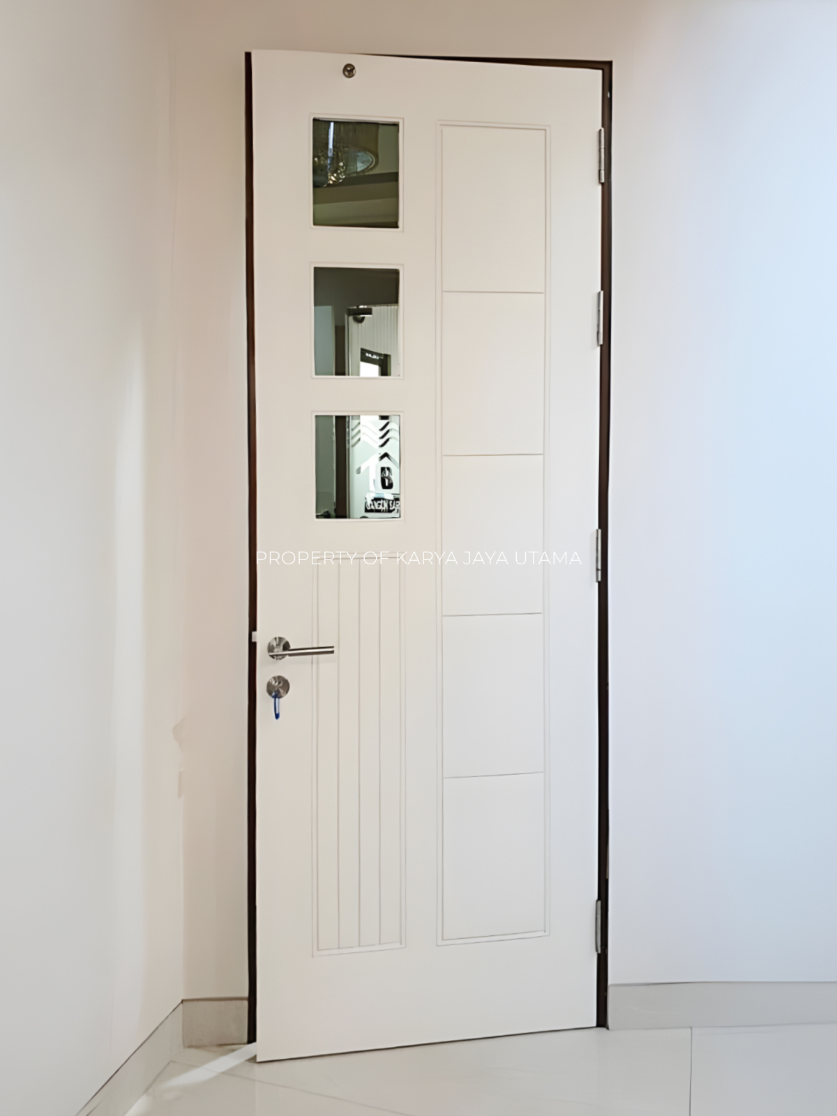 pintu solid wood panel finishing duco putih, router kaca untuk rumah tinggal